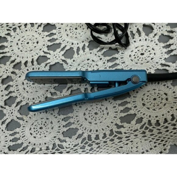 Babyliss Pro Nano Titanium Mini Straightening Iron Hair Straightener Mini Small - Picture 7 of 8